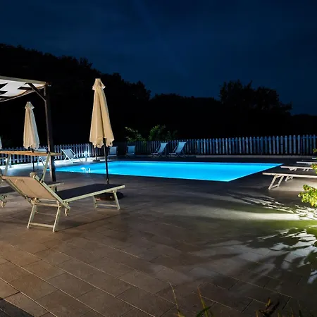 Fattoria Cristina Patio With Pool, Pergola & Farm Animals Near Cinque Terre - Mono Feriehus *
