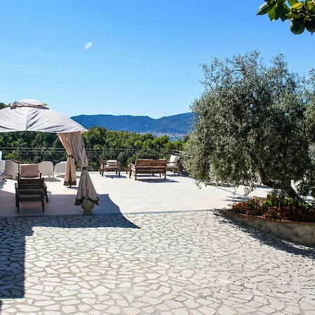 Fattoria Cristina Patio With Pool, Pergola & Farm Animals Near Cinque Terre - Mono