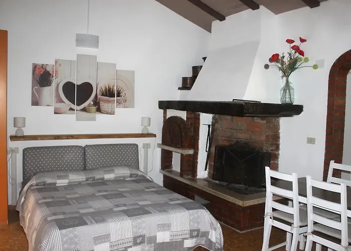 Fattoria Cristina - Mono Casa vacanze Castelnuovo Magra